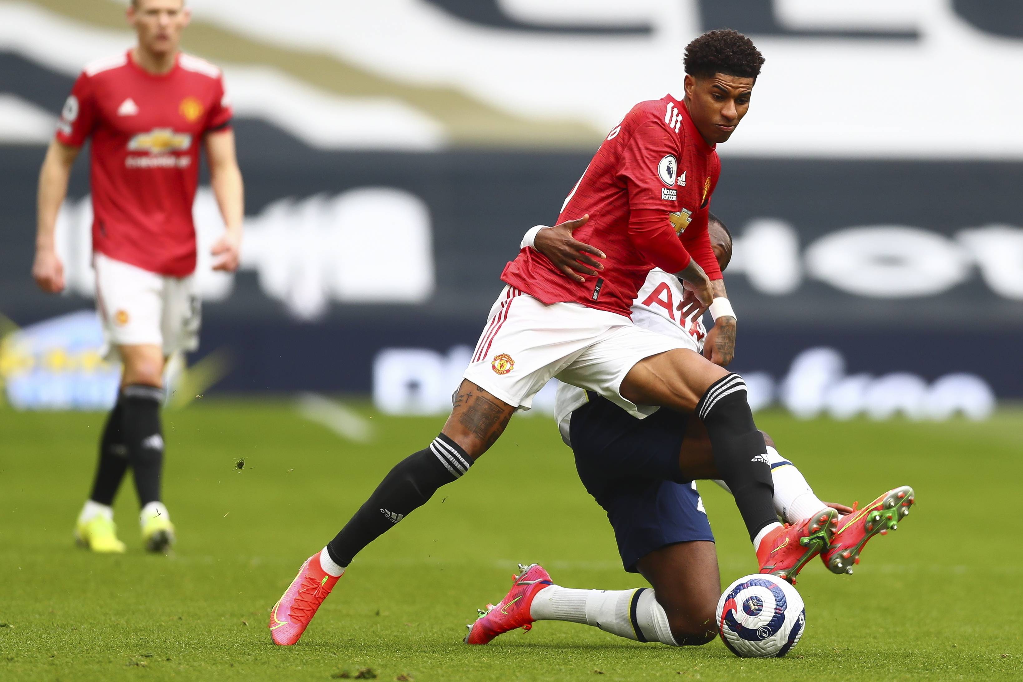 陷入尴尬 陷入尴尬